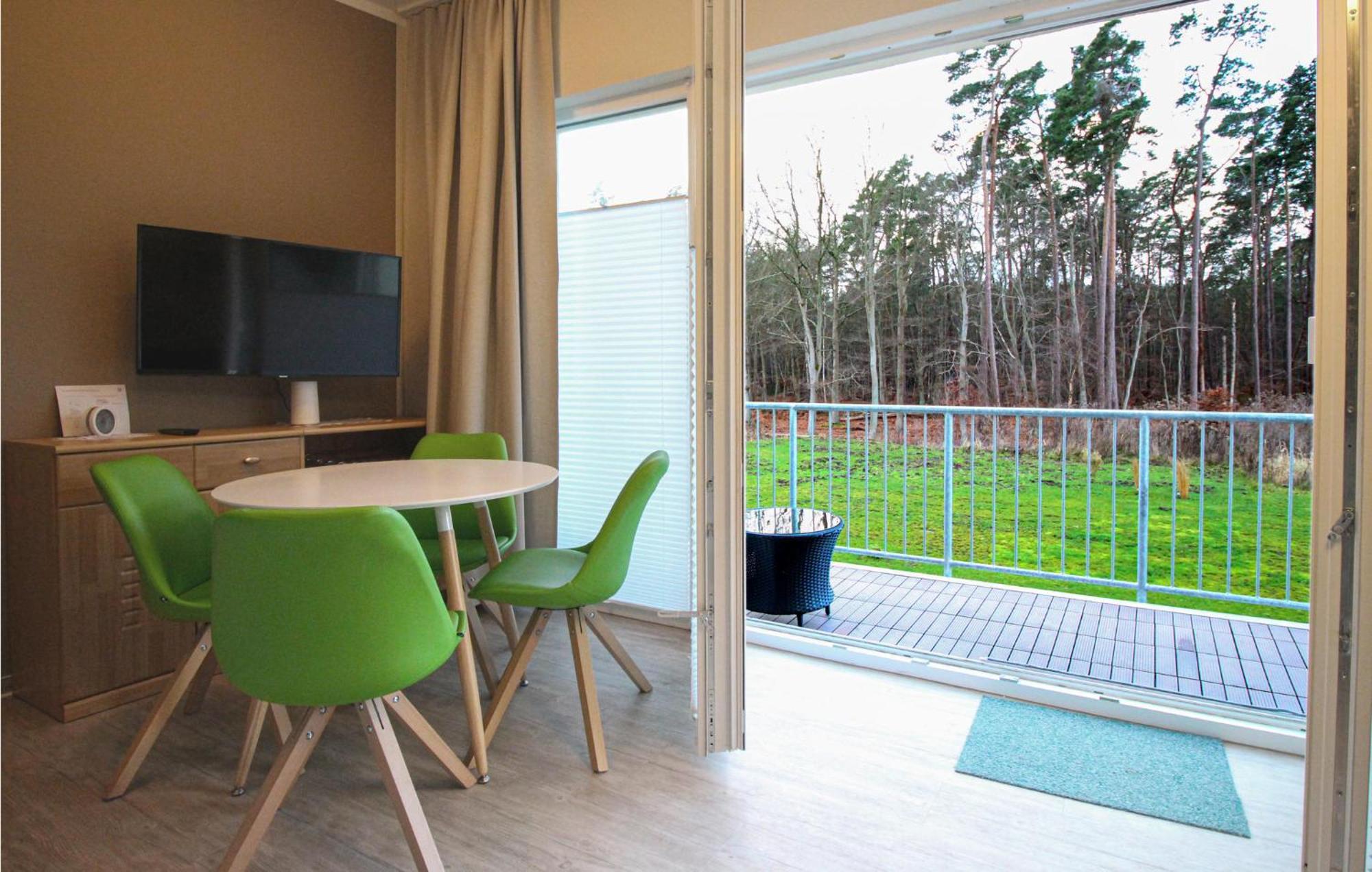 Stunning Apartment In Graal-Mueritz With Kitchen Extérieur photo