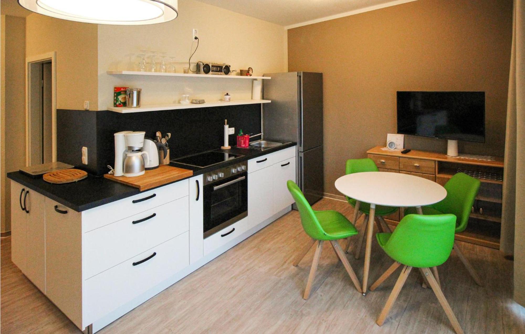 Stunning Apartment In Graal-Mueritz With Kitchen Extérieur photo
